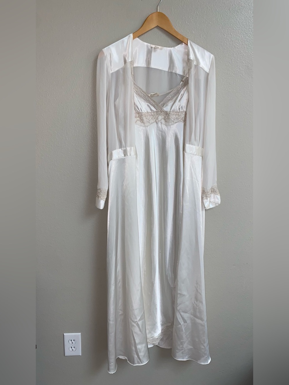 Flora Silky Lace Negligee & Matching Robe Set | Size Small | Honeymoon Style